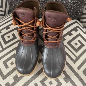 SPERRY DUCK BOOTS